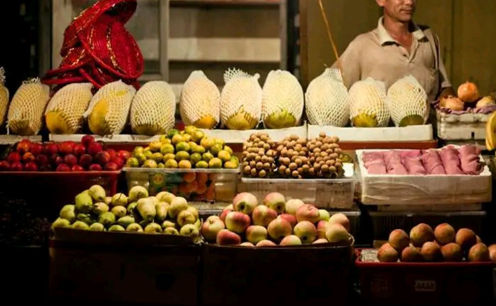 我在街边摆摊卖水果,年入上百万!