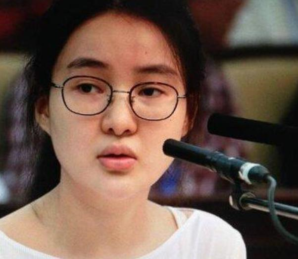 郭美美出狱不改炫富风格,模样大变被质疑整容,高调告白同性女友