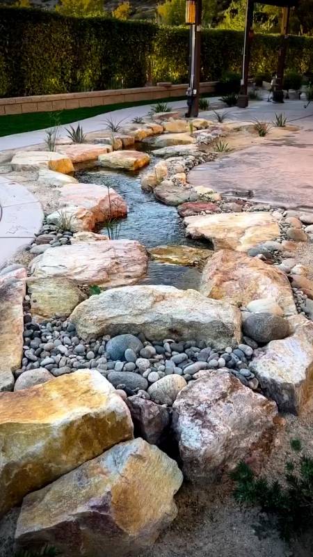 后花园设计的小溪流,真的超级好看-度小视