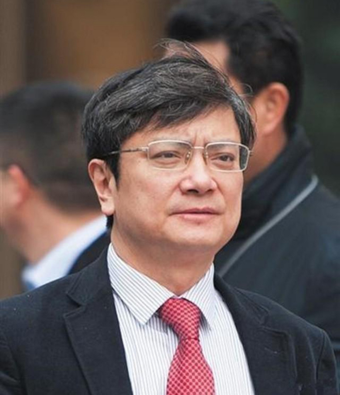 郑强调任到贵州大学任校长,经过调研,在会议上一拍桌子说:尽是歪风