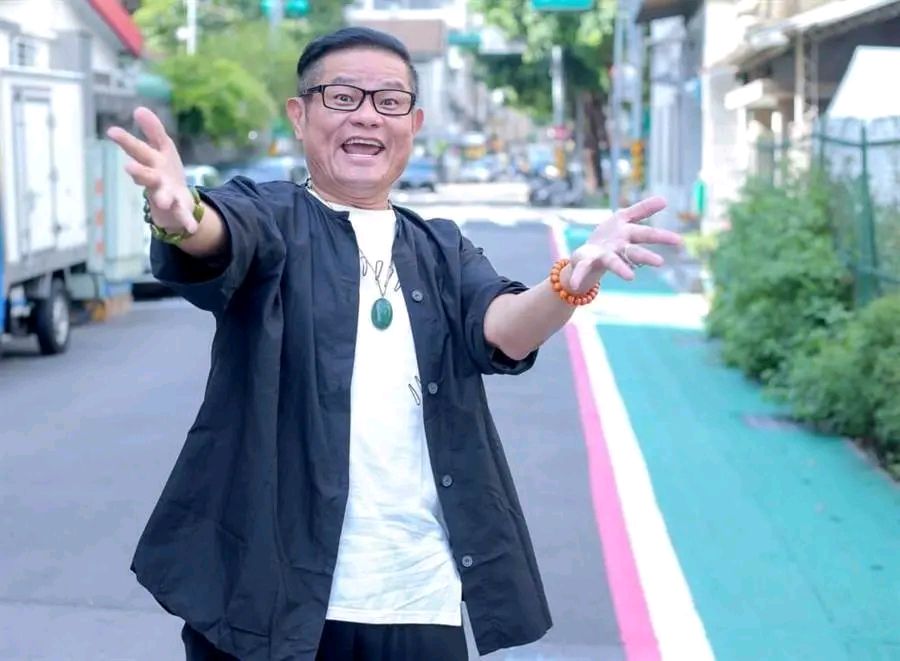 艺人许效舜要参选基隆市长?网友劝"别学余天"