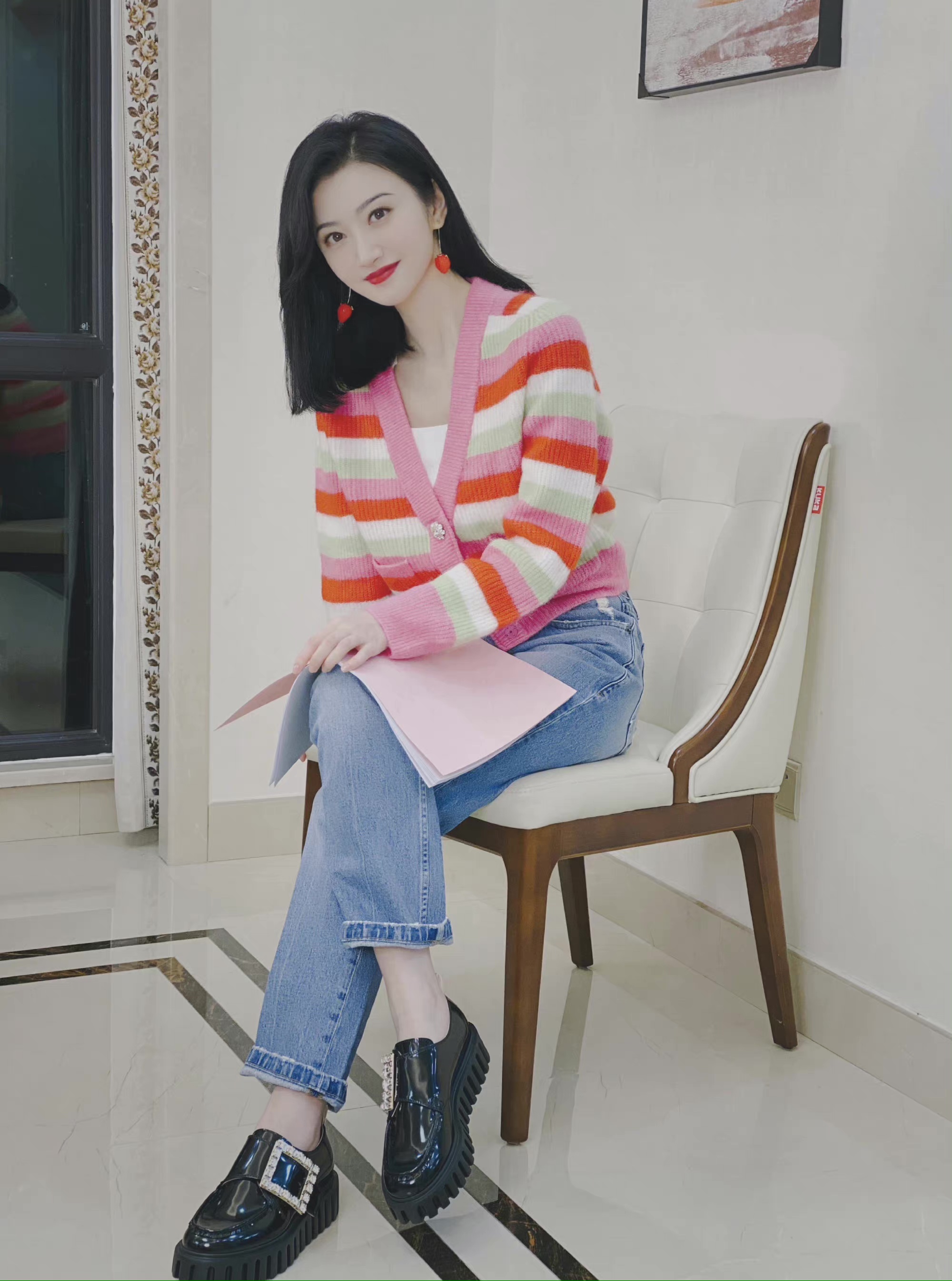 牛仔裤就是yyds!简约又显瘦,女明星都在穿