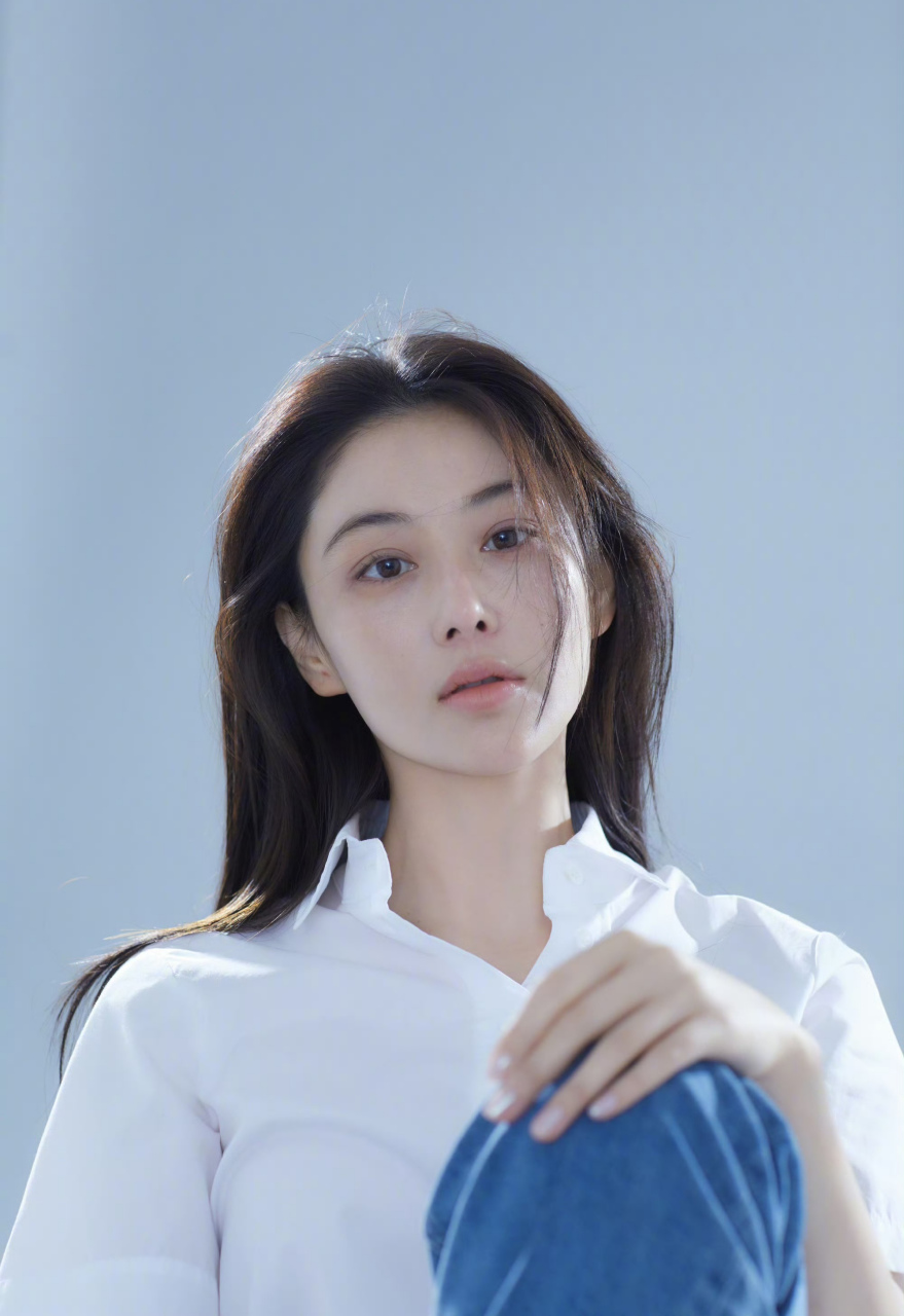 张馨予靓丽美图