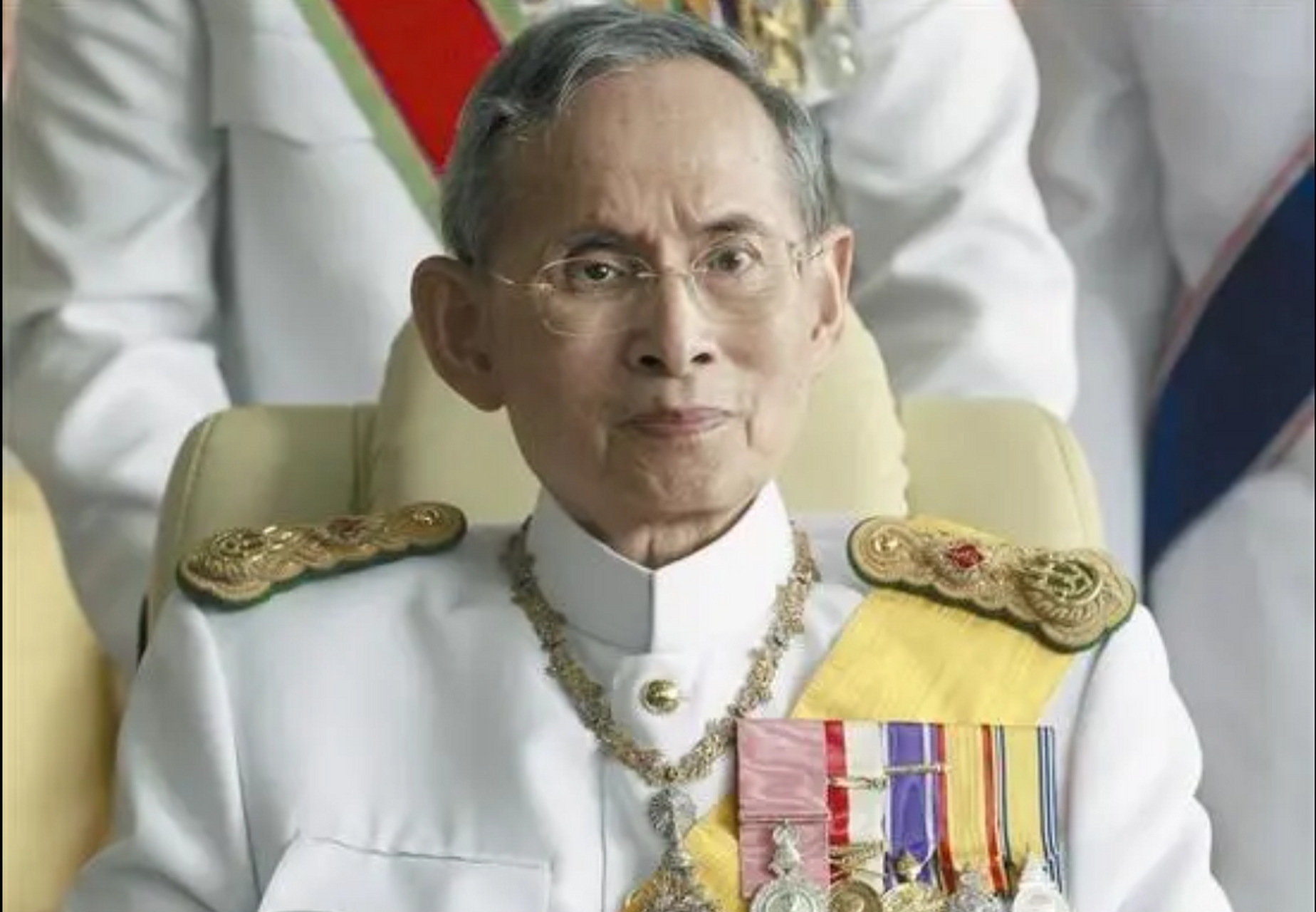 "  幸运的是,卡纳功经过及时抢救,最终保住了性命.