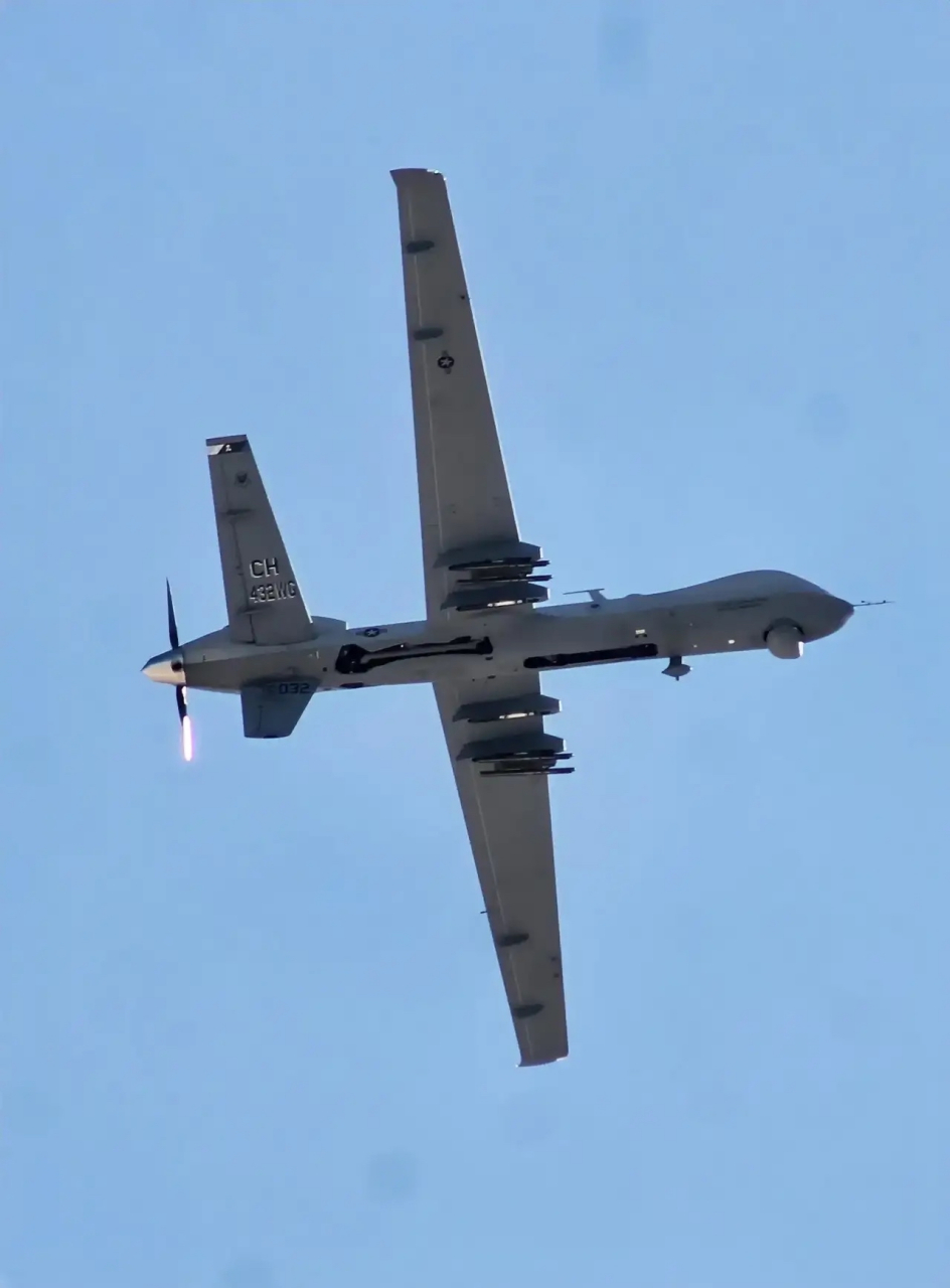 一架美国飞机坠毁       昨日一架美国mq9死神无人机在波兰白俄罗斯