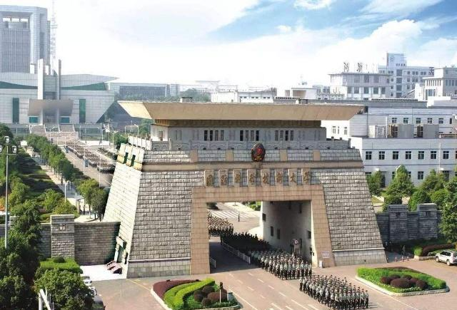 高校大对比,长沙的国防科技大学vs武汉的华中科技大学,谁更强