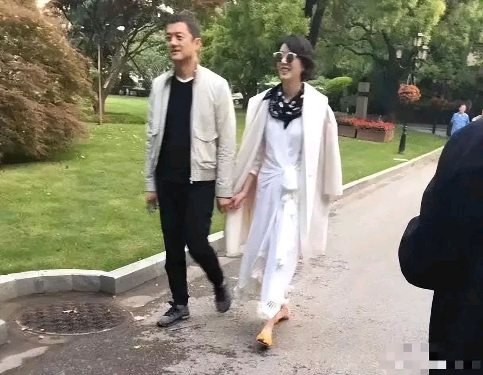 李亚鹏##李亚鹏前女友##明星故事#11月23日,李亚鹏前女友susie在杭州