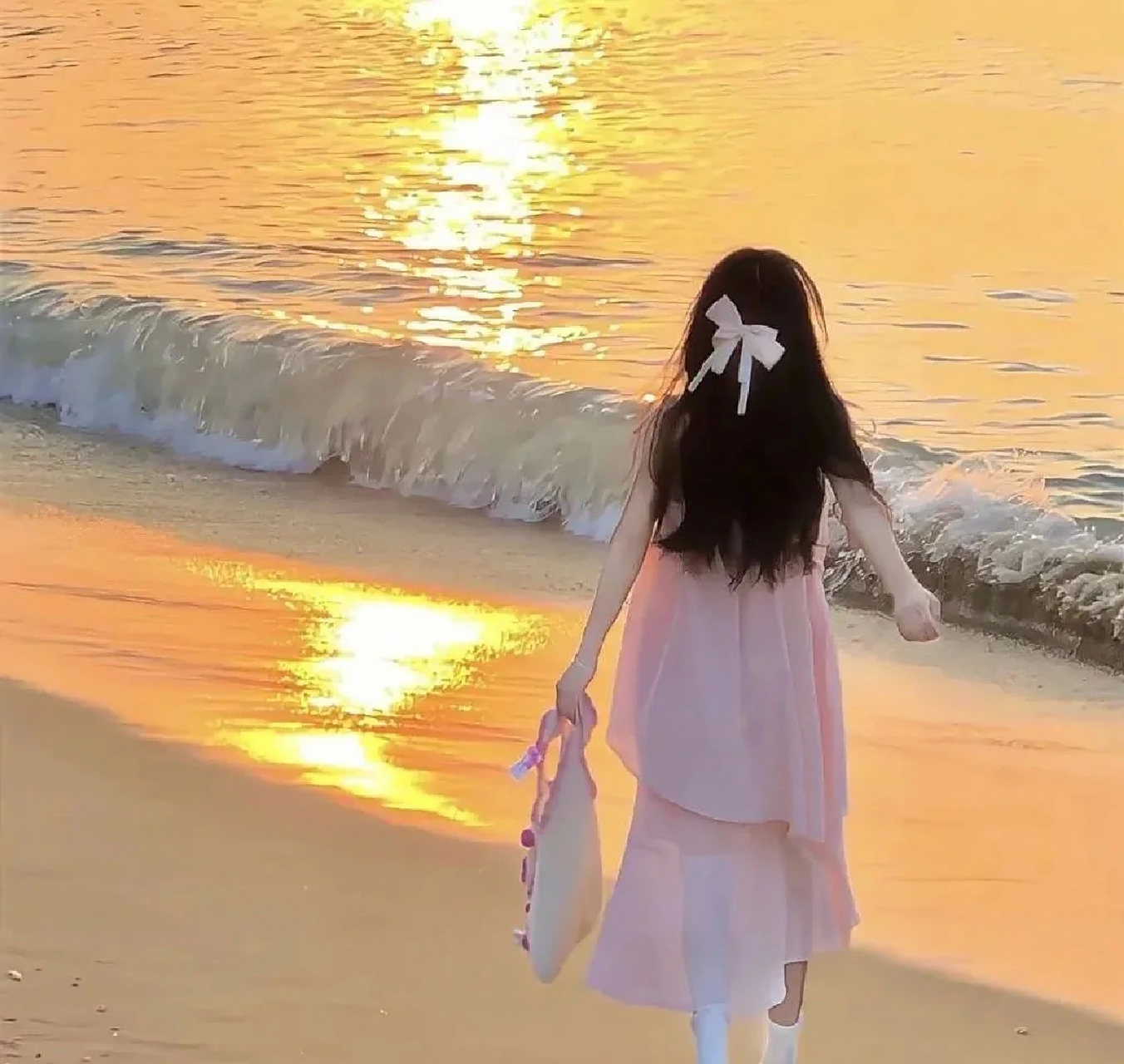 喜欢的氛围感背影女生头像 ,生活的理想就是为了理想的生活 .