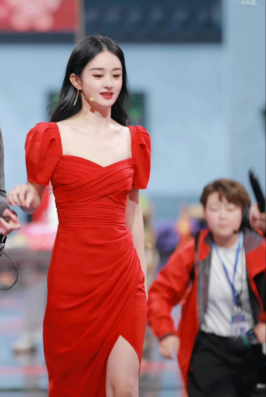 女明星穿红裙个个美的冒泡,快来看看谁的红裙惊艳了你?#娱乐