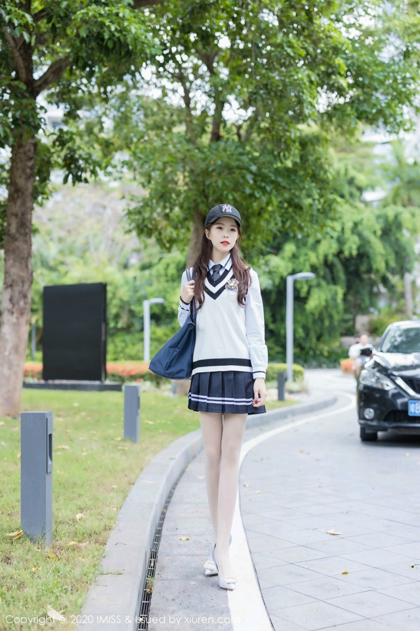 白色上衣 jk短裙 丝袜 高跟鞋