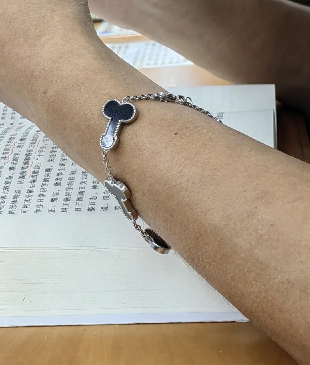 大学生都能戴上迪克雅宝了[二哈]