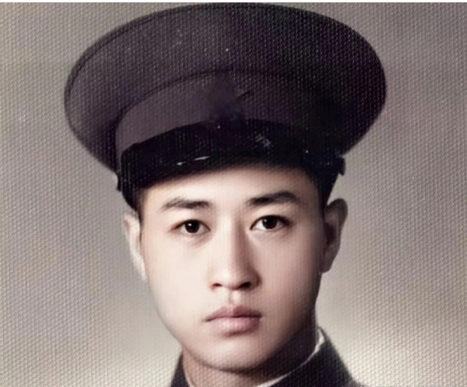 二十世纪五十年代老照片,这位英俊帅气的军人是"战斗英雄"刘子林!