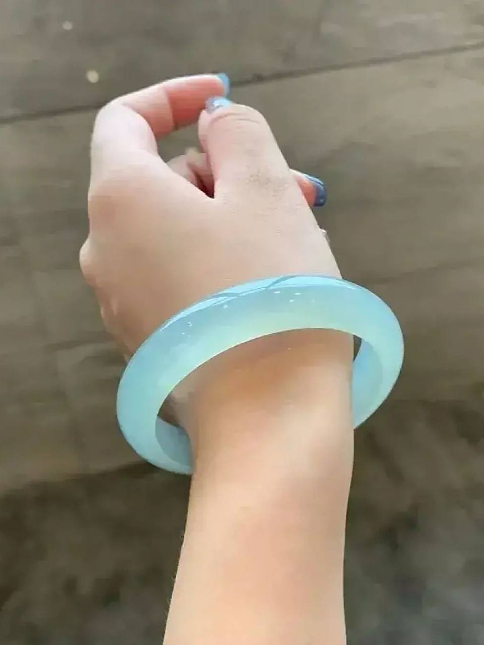 一眼过目不忘的手镯 | 冰润蓝底翡翠手镯|||冰润蓝底翡翠手镯,冰清