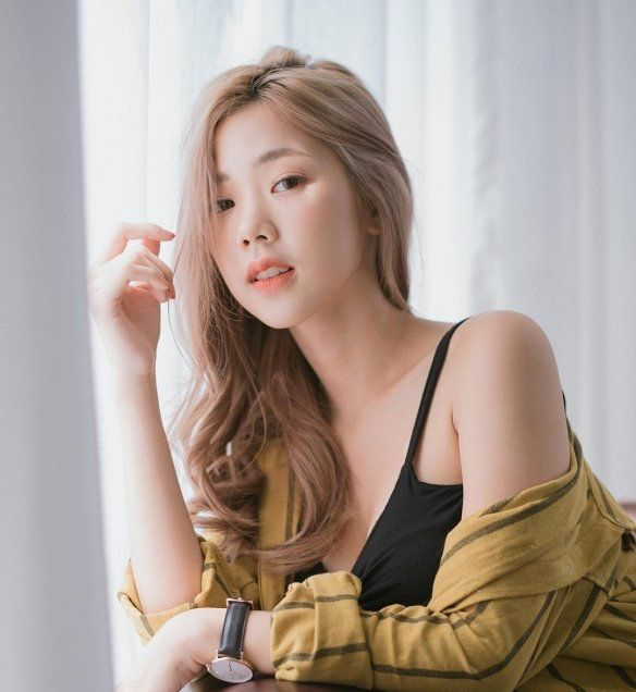 泰国网红nilawan iamchuasawad