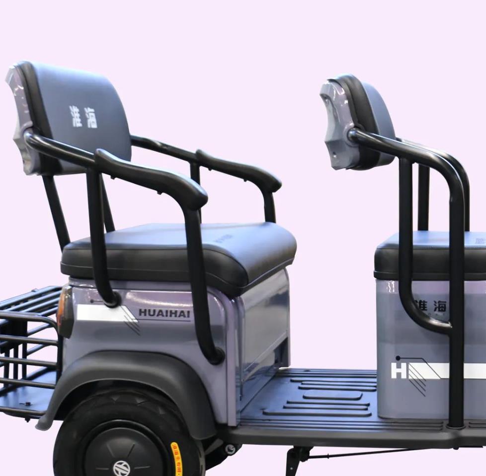 淮海新型休闲三轮车,双排设计,百公里续航,适合老年人