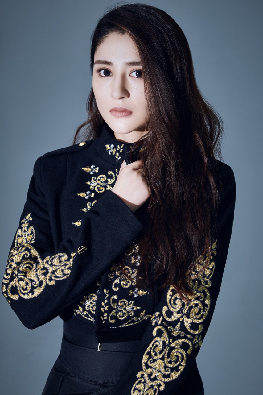 原名李真,1990年4月10日出生于陕西省西安市,中国内地影视女演员