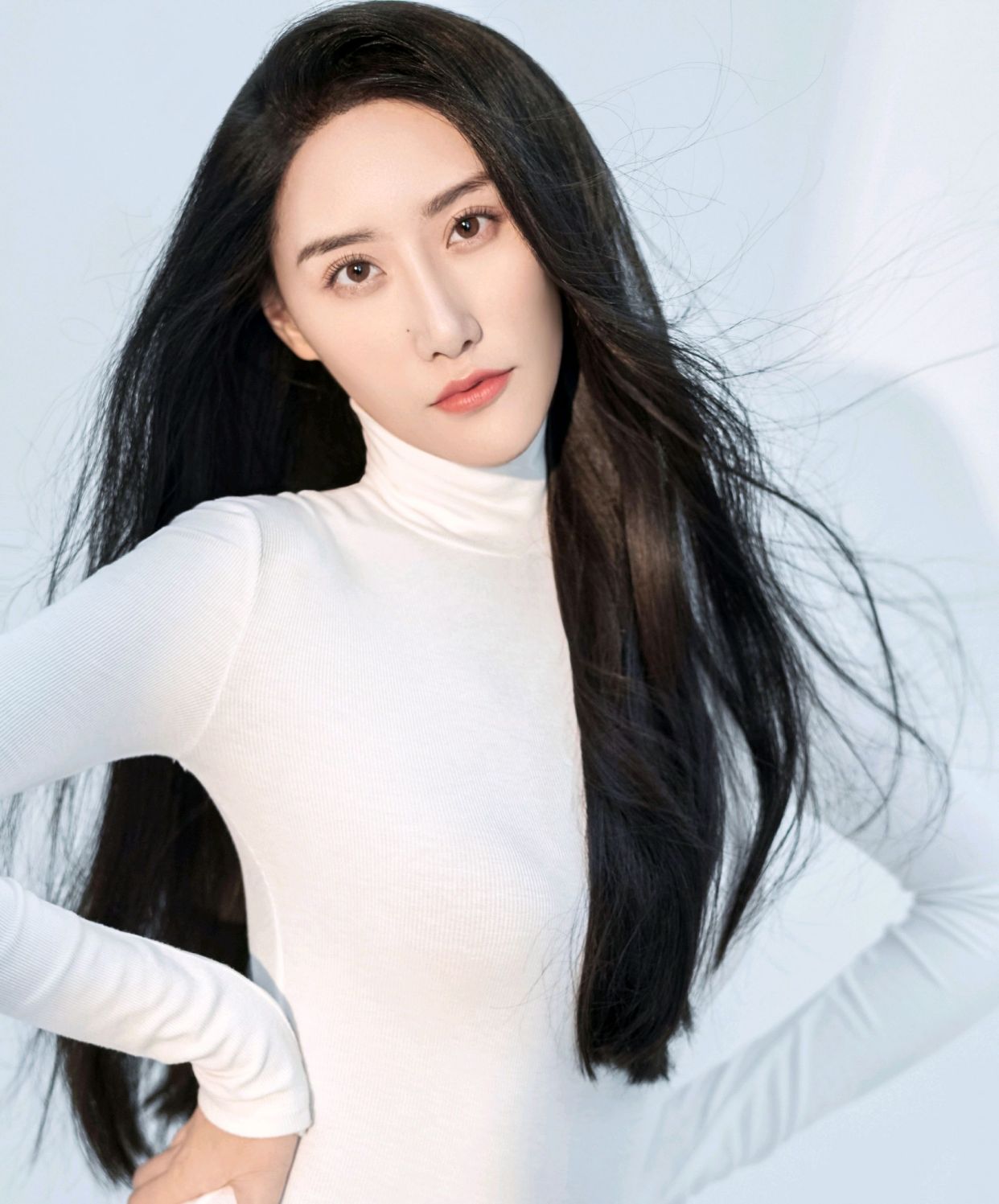 吴晴写真美图:美丽动人,魅力四射