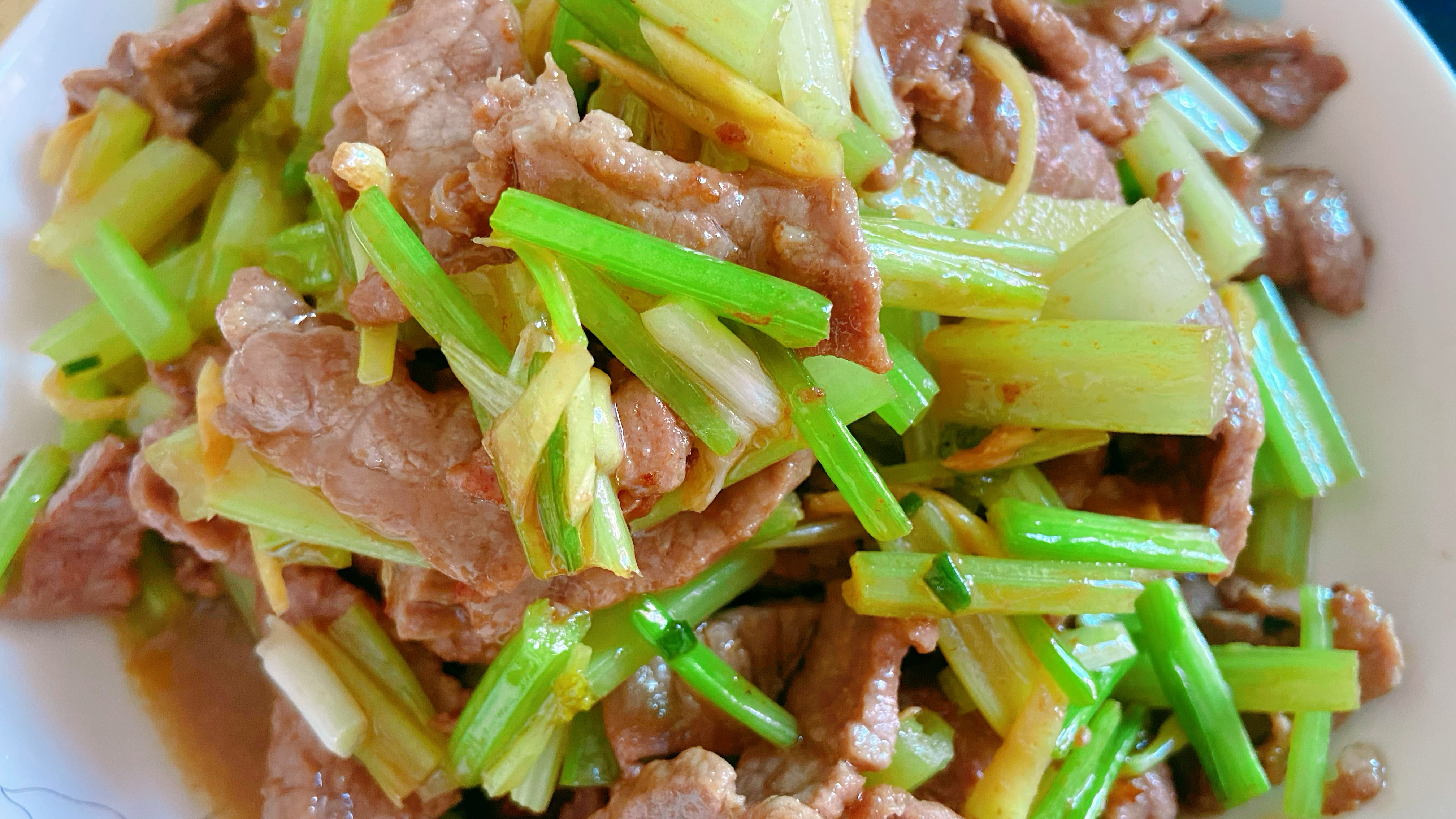为什么你炒的牛肉又老又硬?原来窍门在这里