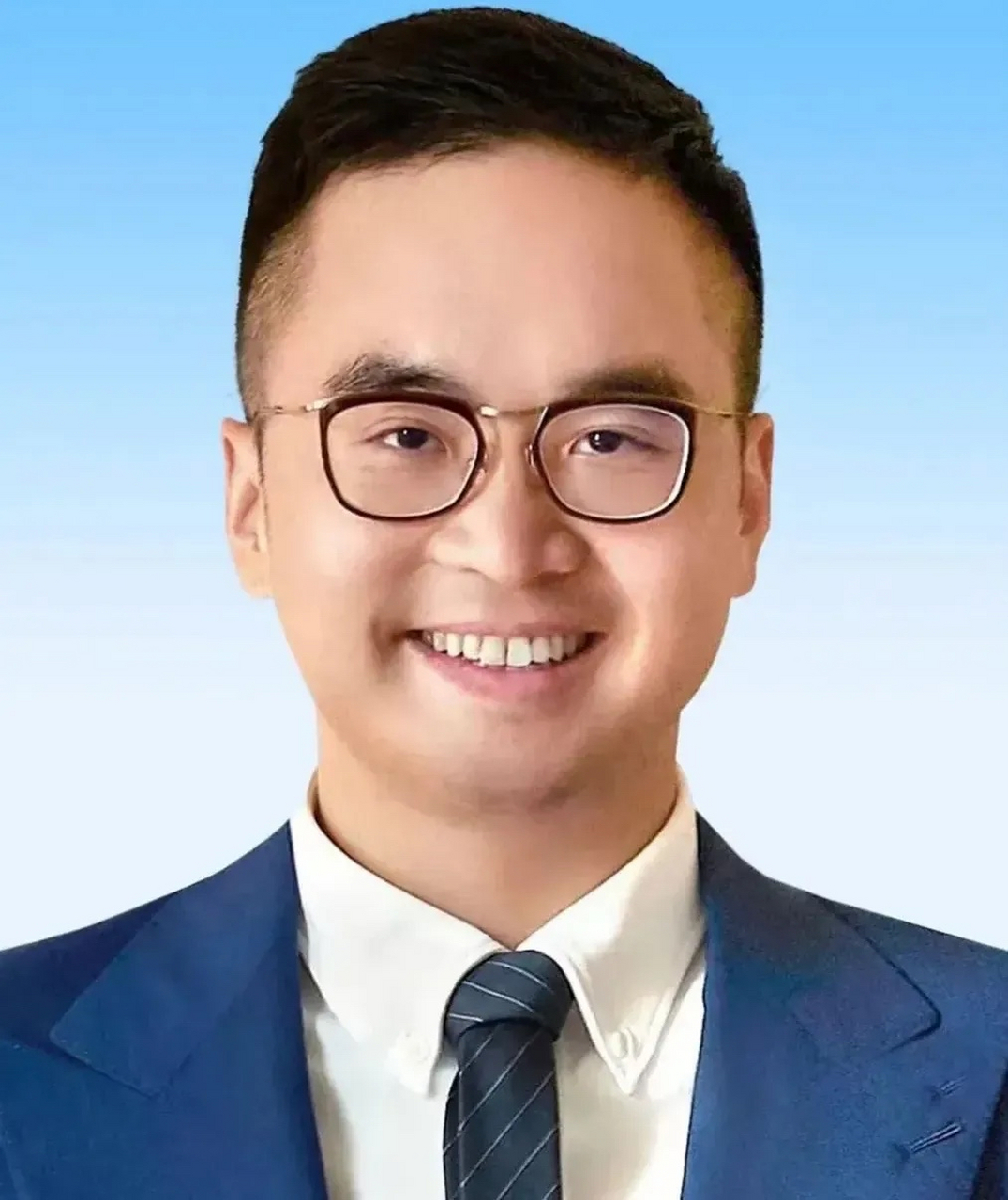 香港四大家族接班人年龄和学历 1,郑裕彤家族——郑志刚(孙子)44岁