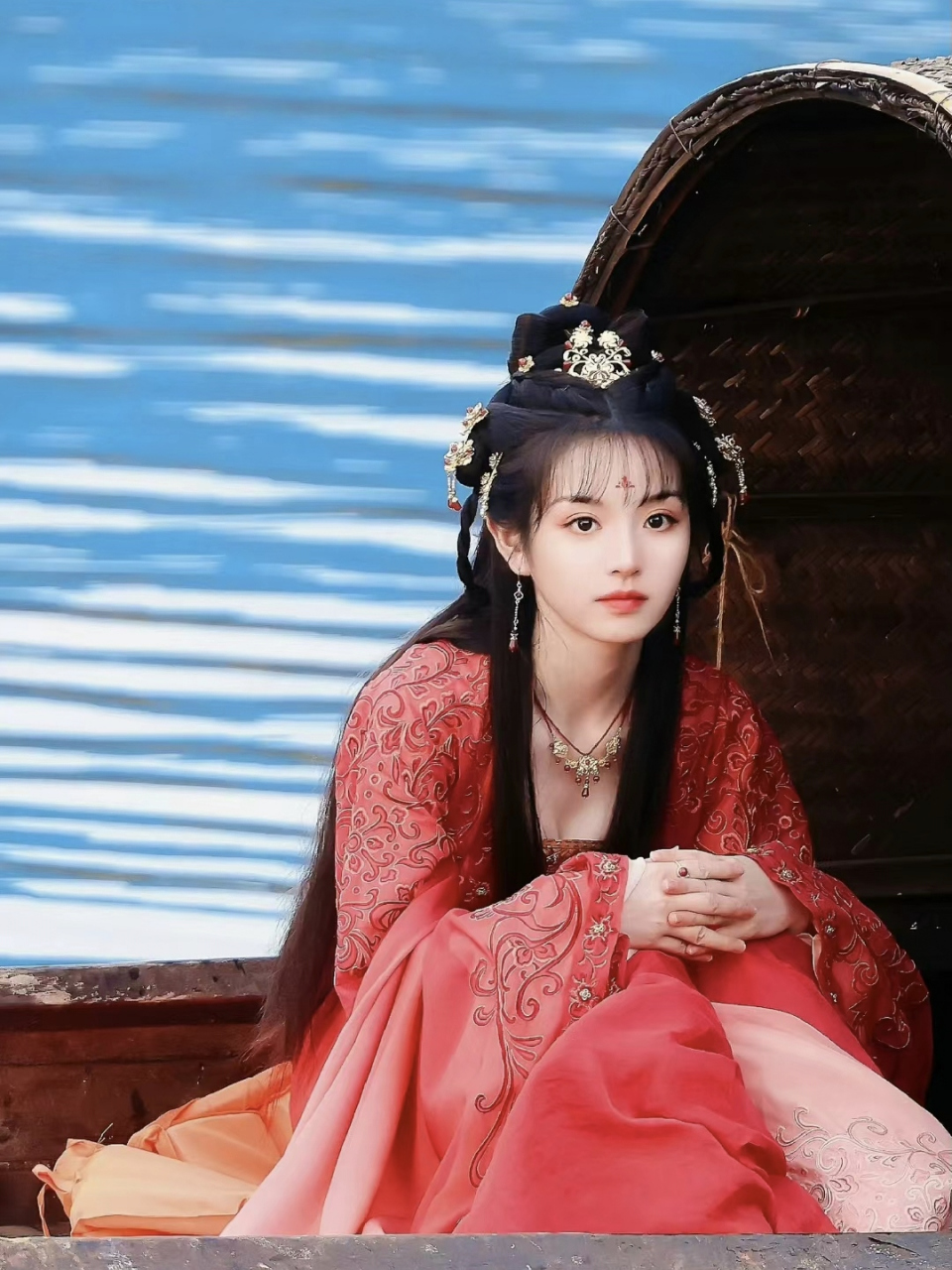 98《大奉打更人》甜妹田曦薇新剧造型真的好美!