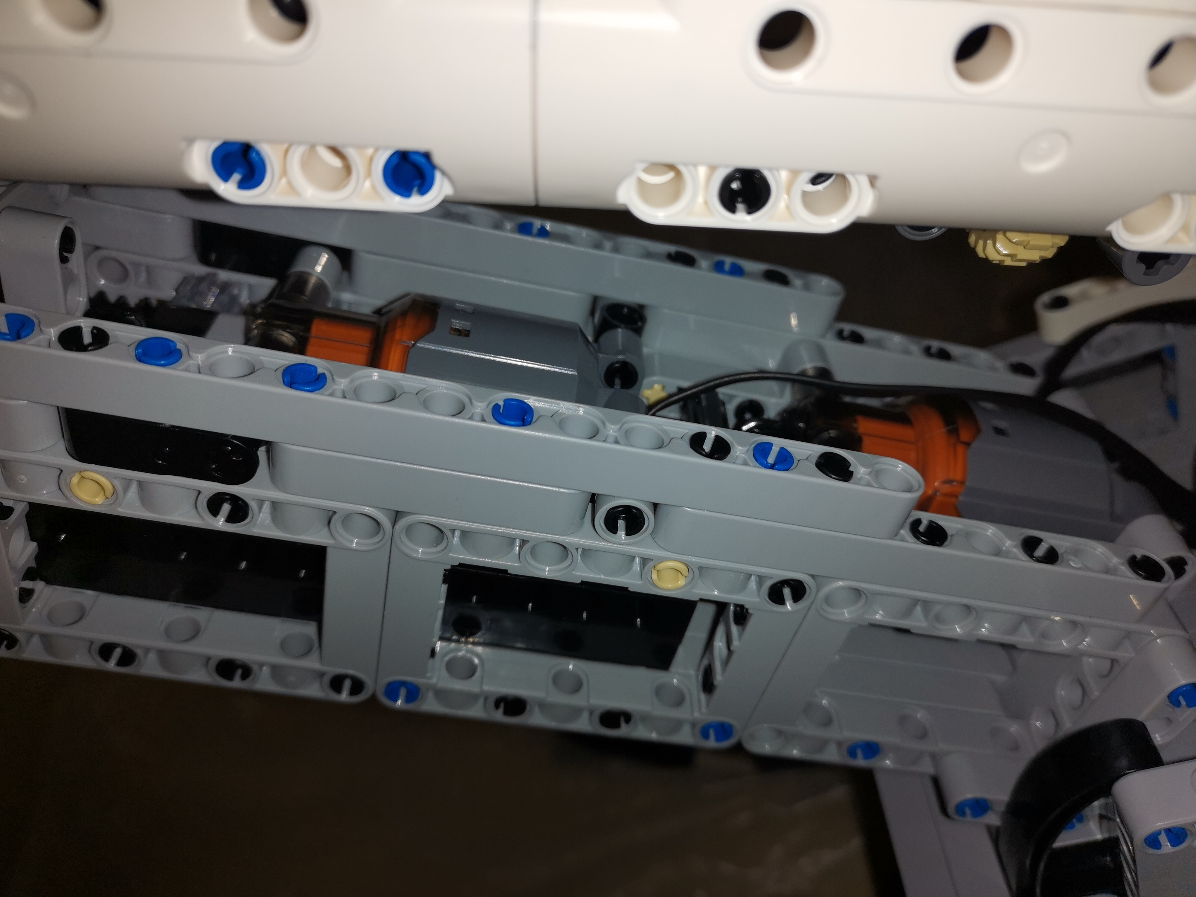 宇星利勃海尔11200履带吊