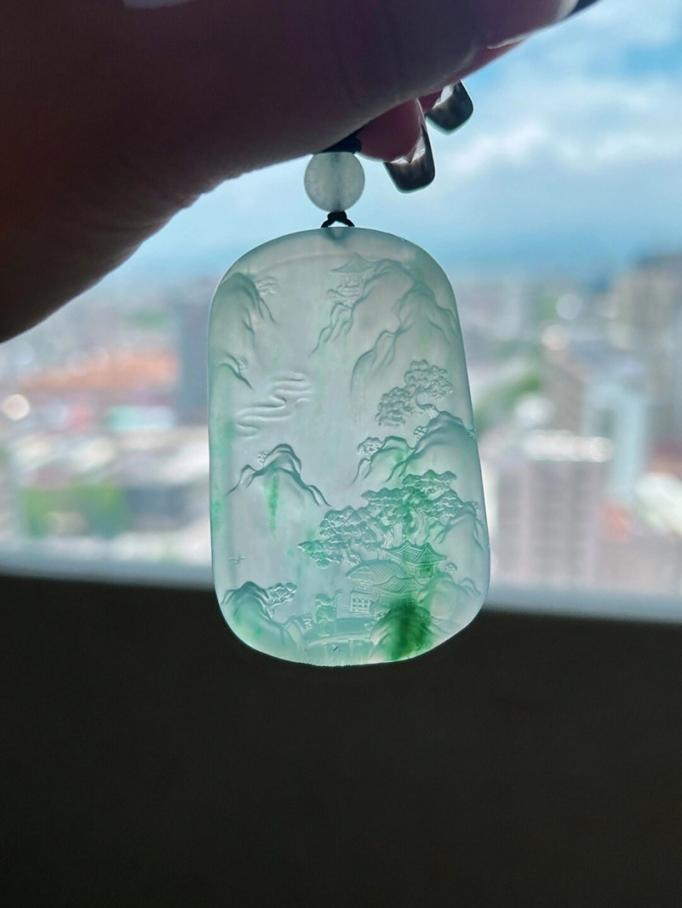 天然翡翠山水牌吊坠,非常有意境单品挂件傍山傍水的冰种精雕山水牌 雕