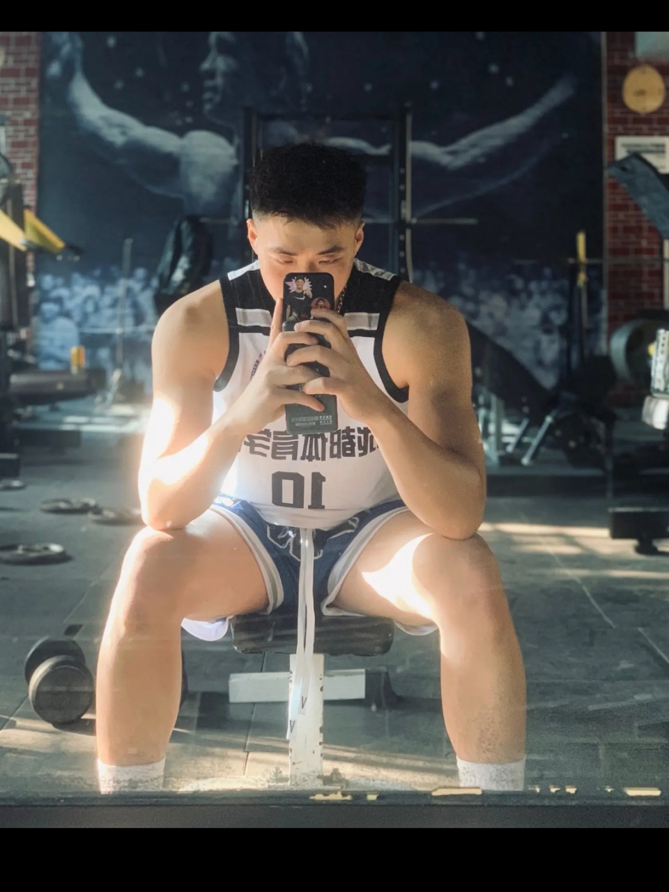 185的白袜直男体育生邀你一起过平安夜,带你去吃苹果好不好?