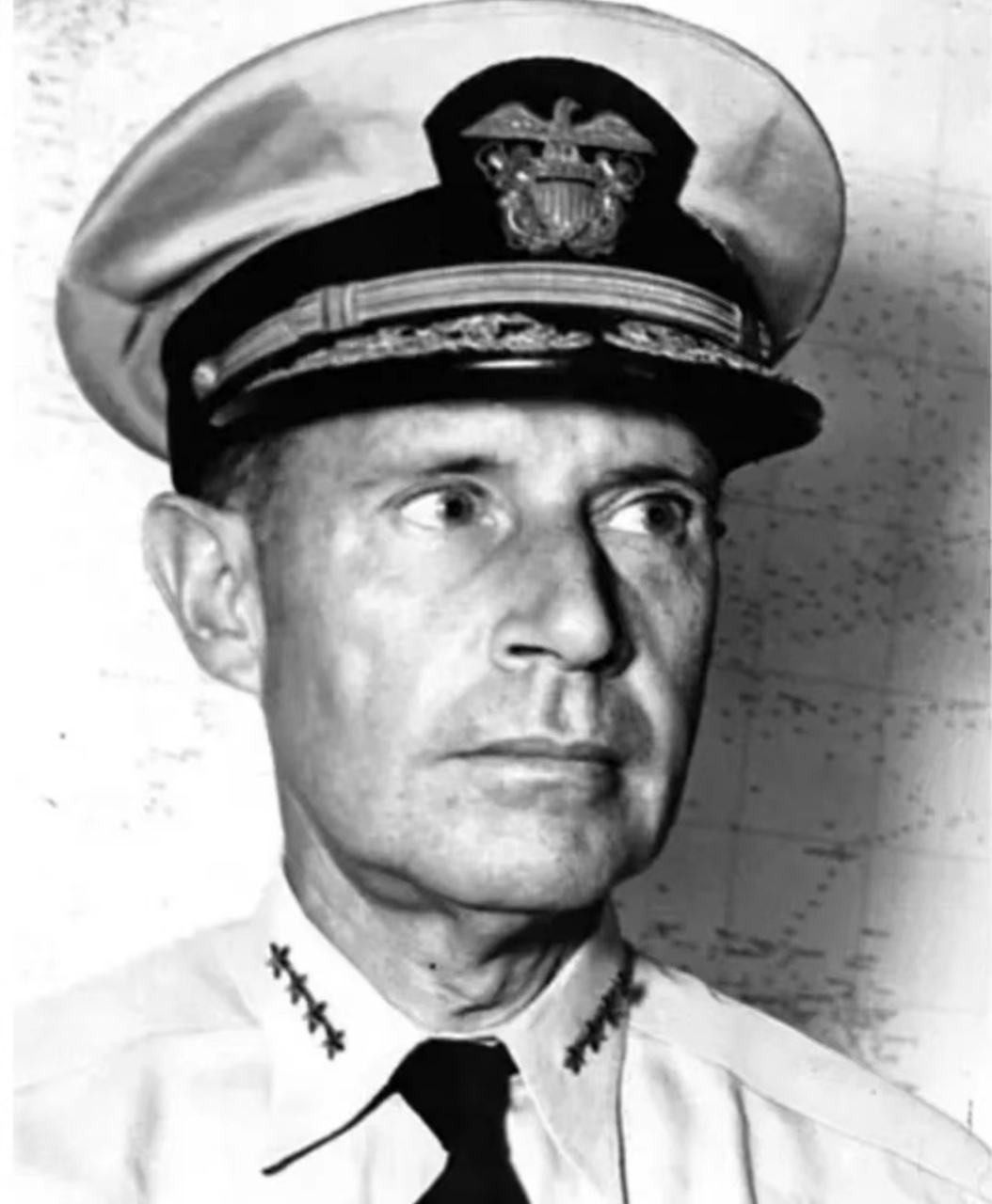 二战时期,太平洋战场的盟军指挥官斯普鲁恩斯于1906年毕业于海军军官