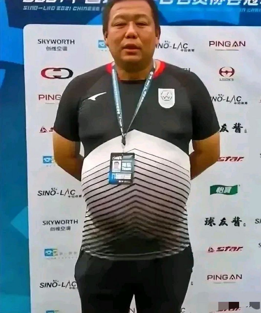看国足的身材,再看看这些龙舟选手.就知道为什么国足一直这么差了