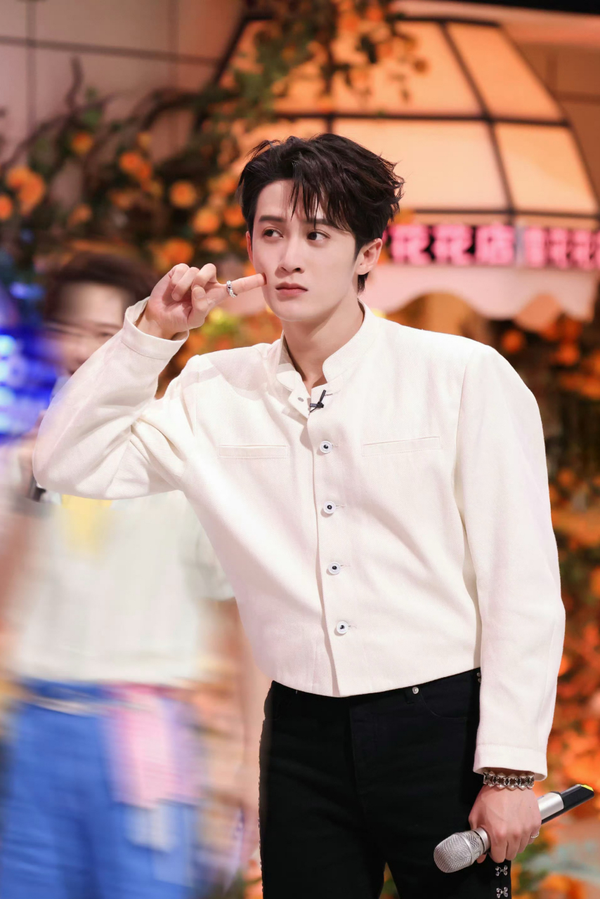 以前的檀健次vs现在的檀健次[大笑]胖过没丑过