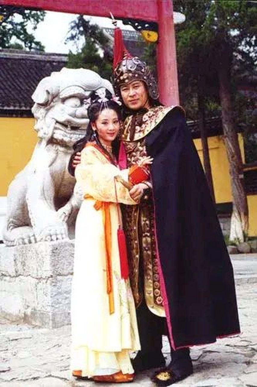 毕竟她是商贾之女,在古代商贾的地位不是很低的嘛,否则也不会让她嫁给