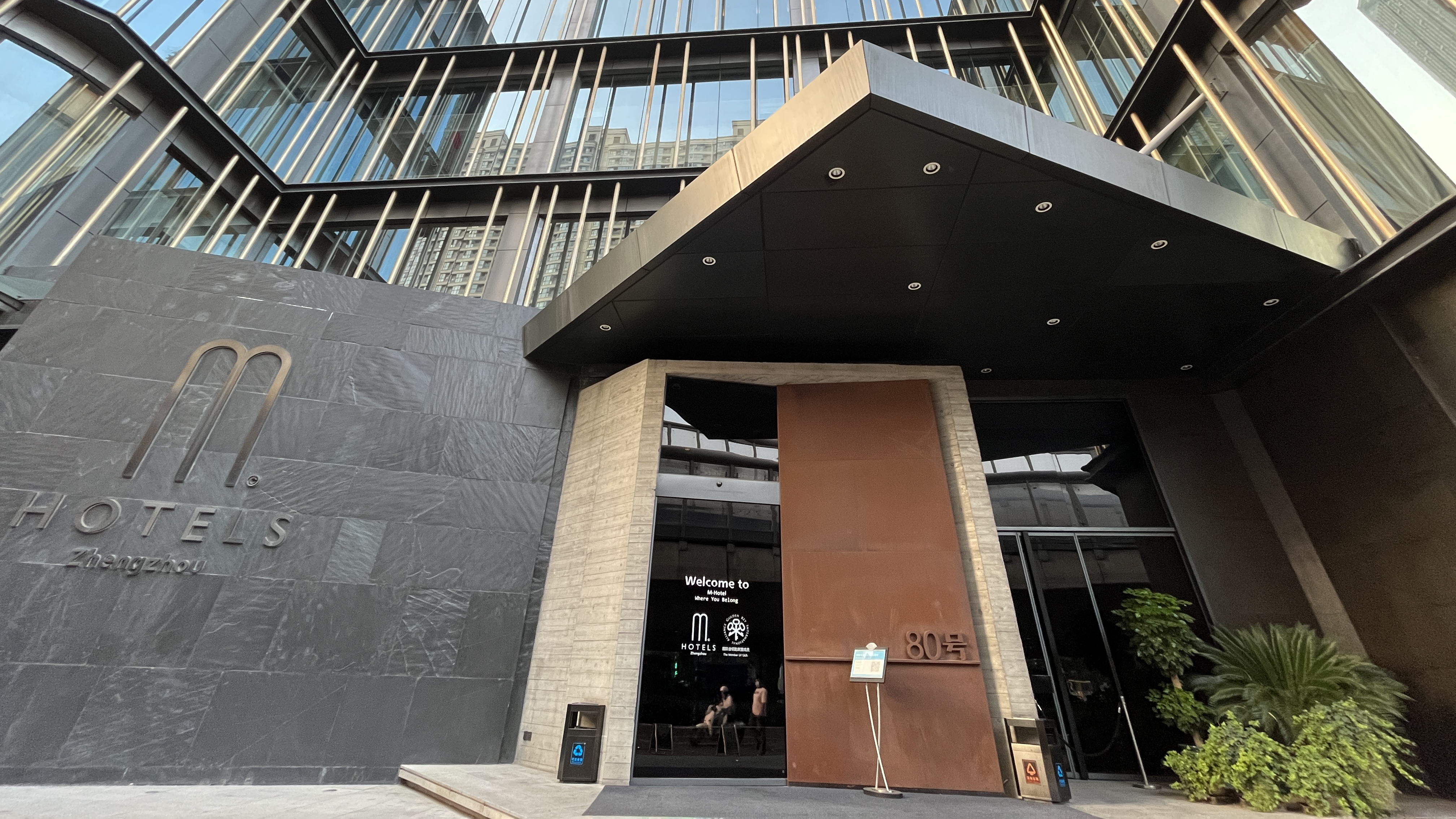 住宿郑州M酒店,标间一晚400+,环境怎么样?