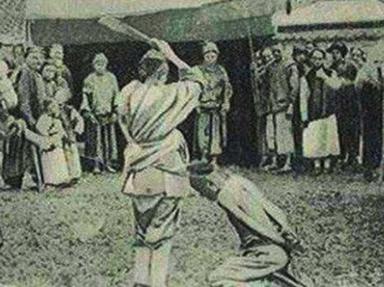 寇连才因梳头手艺不错被太后宠爱,却因一句话断送了自己的性命