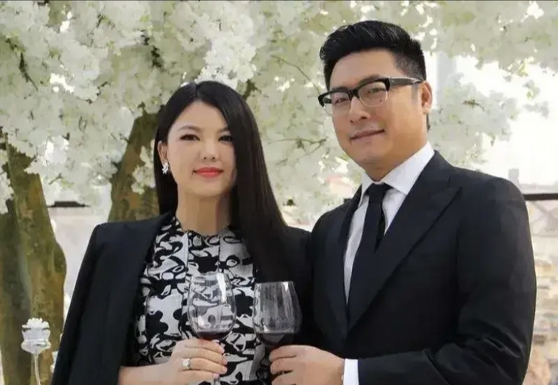 李湘隐藏得秘密被曝光,难怪王月岳伦死活要离婚,憋屈