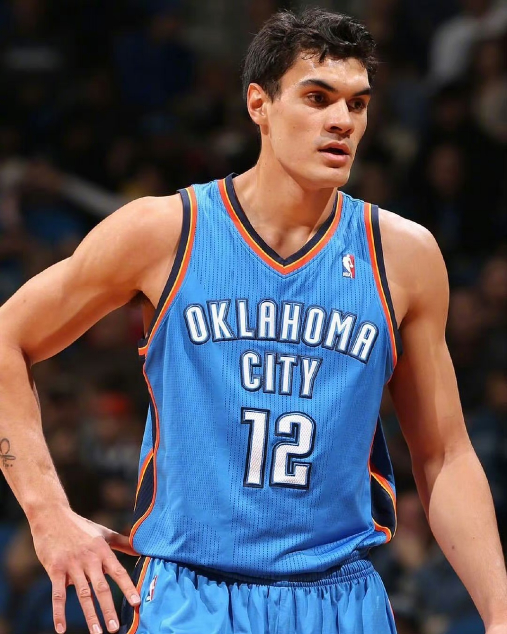 亚当斯进nba联盟这几年的变化#百度仲夏打卡挑战赛#