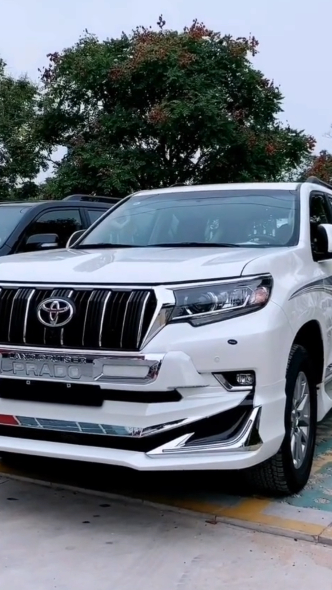 神级改装霸道4000,丰田霸道可以升级到雷神之光包围真好-度小视