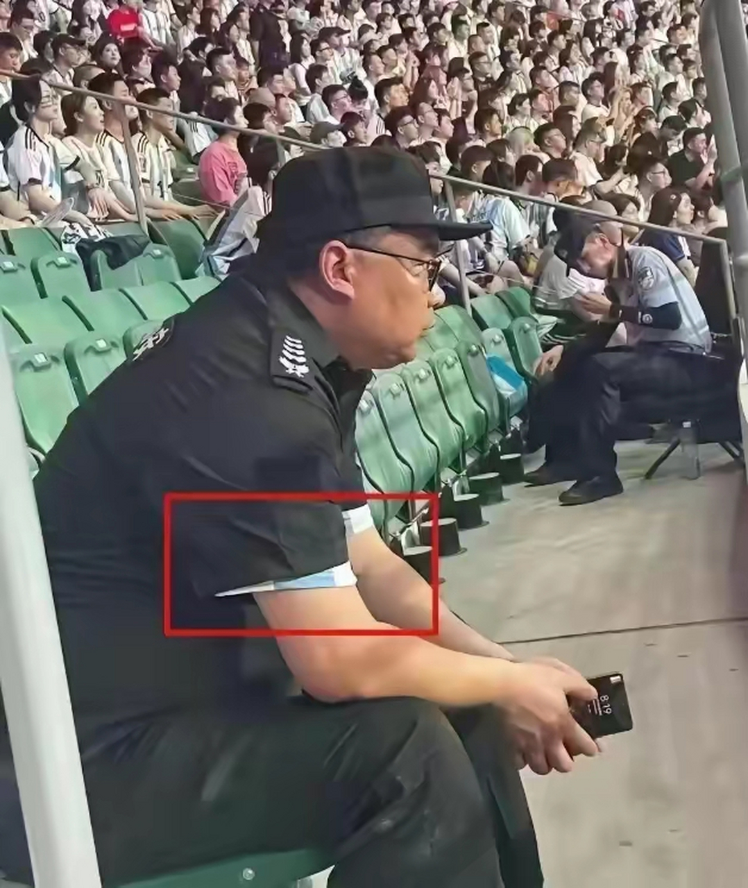 直播吧6月15日讯 据博主"酒壮实"发出的图,在追逐