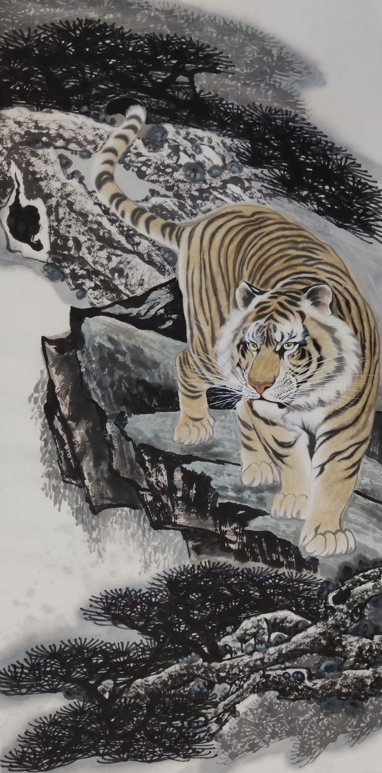 画家朱恩群笔下的老虎栩栩如生,形神兼备,不怒而威