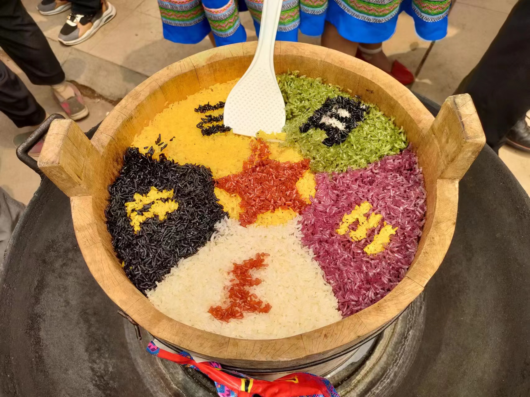 三月三五色糯米饭造型图片