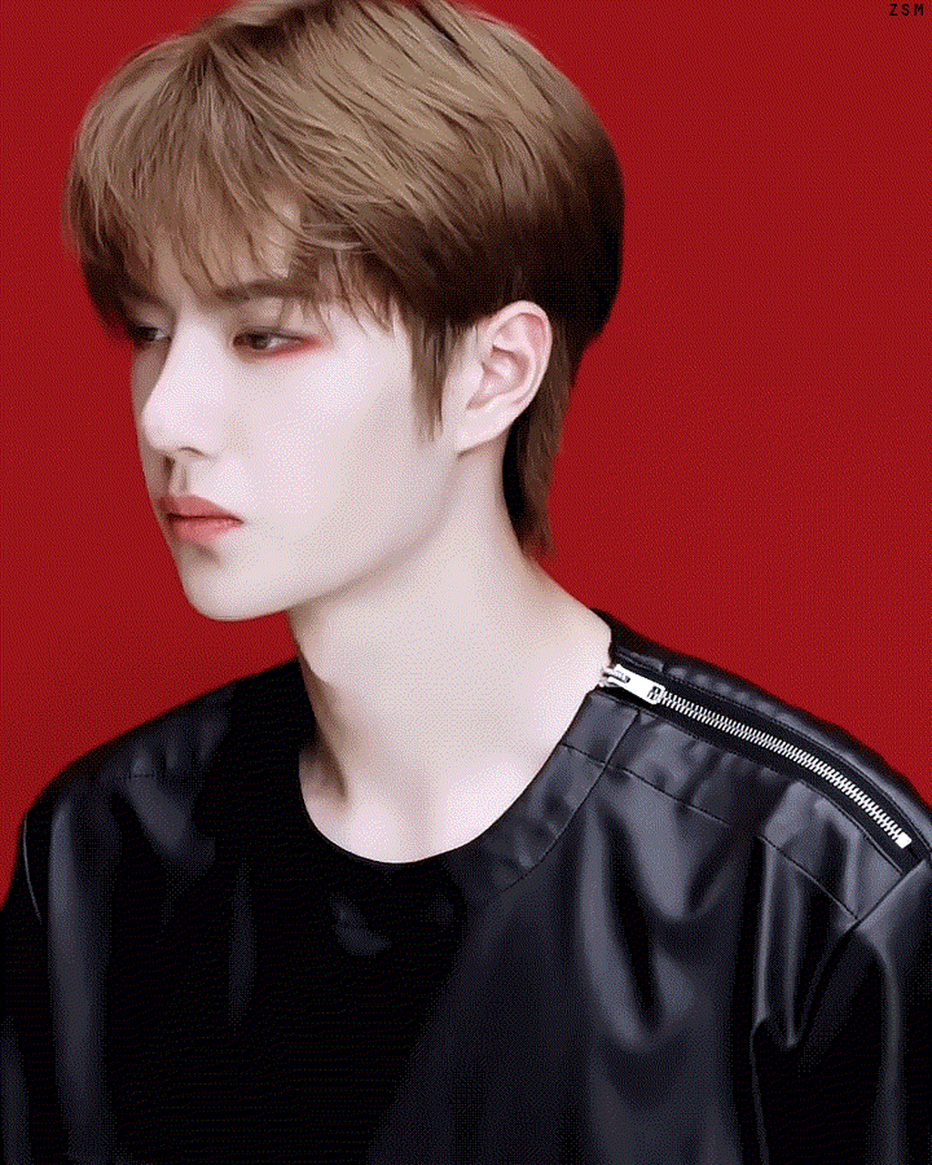 红色眼影的王一博,成功的魅惑到我了,这个妆容太酷了.#王一博