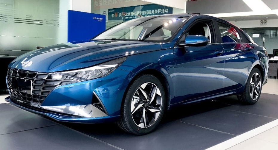 伊兰特什么颜色好看