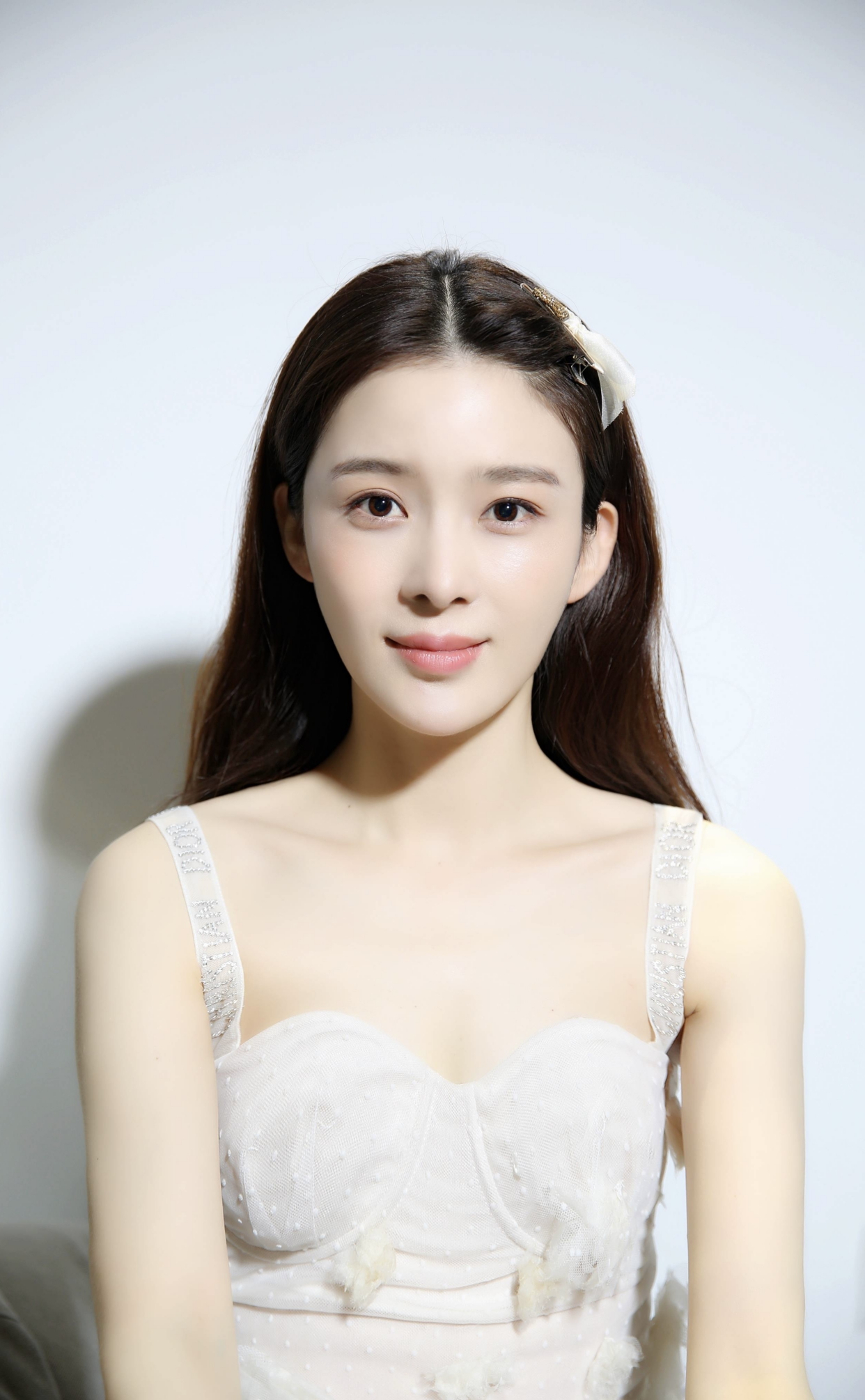 赵樱子官宣恋情,网友秒变"手相大师":这爱情线也太甜了吧!