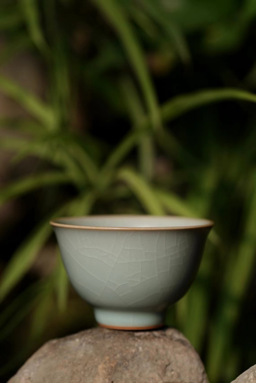 晓芳窑汝窑粉青釉主人杯 玉茗杯 #主人杯# #晓芳窑# #茶杯