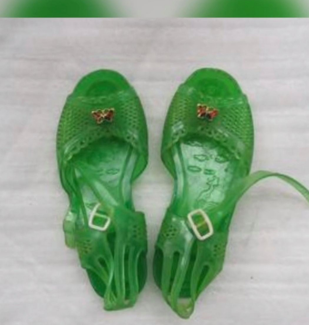 这种凉鞋只有70后80后才穿过吧