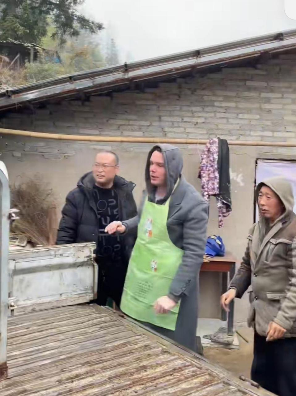 外国女婿回农村过年的前后对比