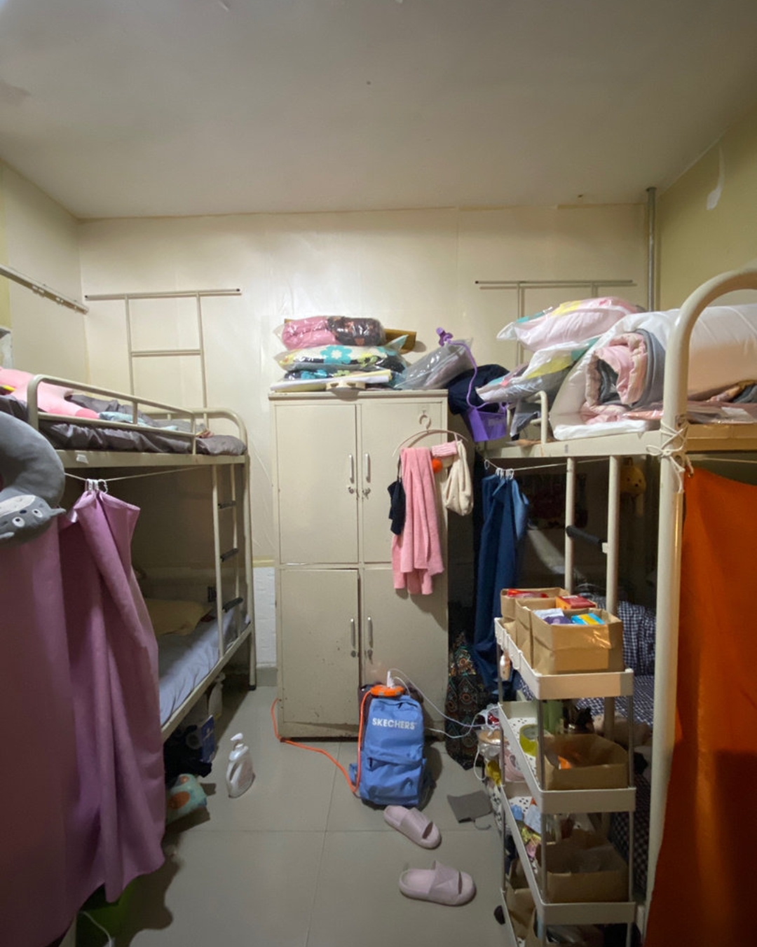 大学"最简陋"寝室鉴赏:上中下3铺算什么?看看叙利亚风格寝室