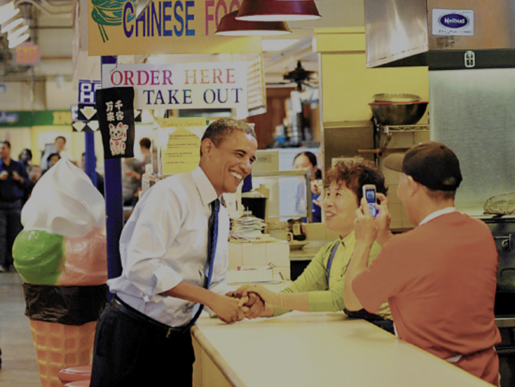 太神奇,美国服务业占gdp的80%,2022年美国gdp近25.