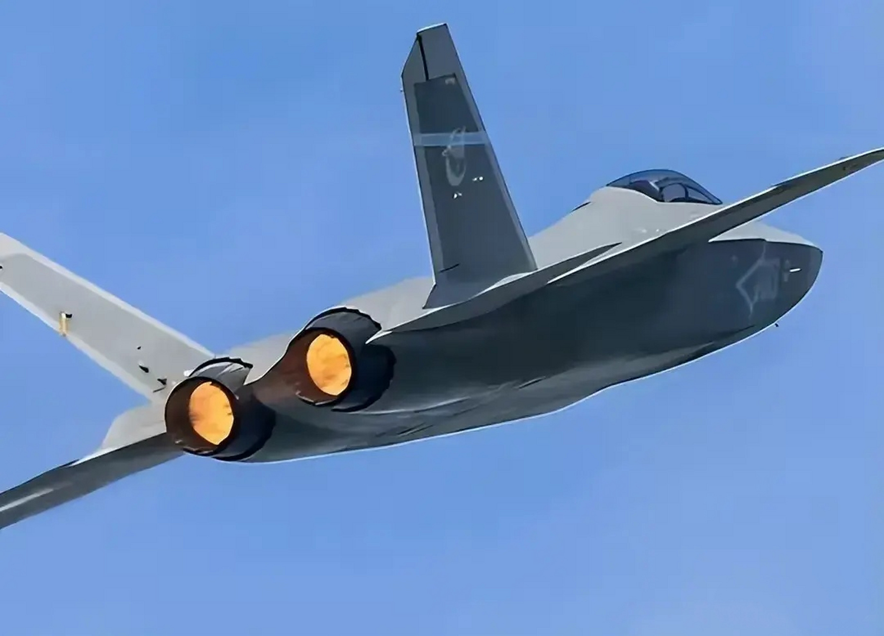 最近,中国#歼35# 空军版成功首飞,成为中国第二款隐身战斗机.