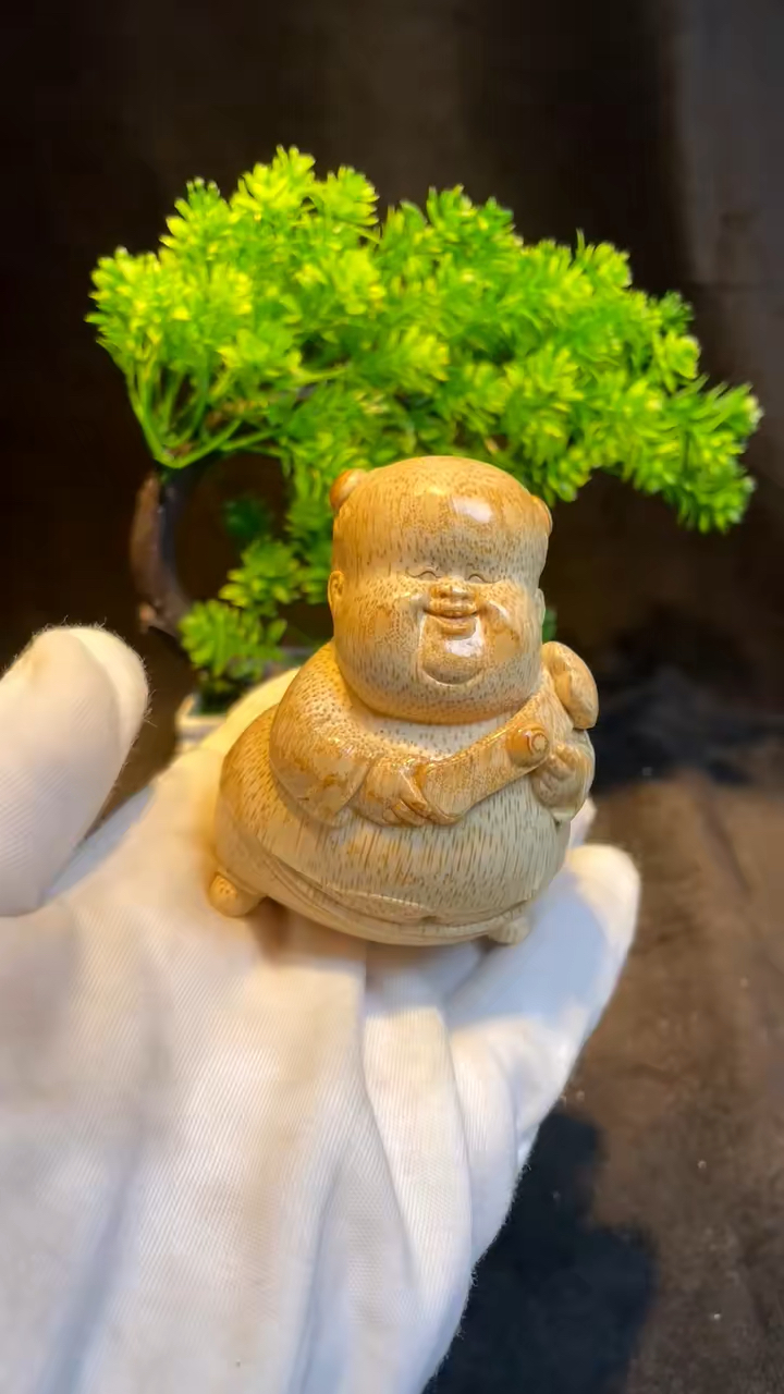 竹雕童子卢培刚作品