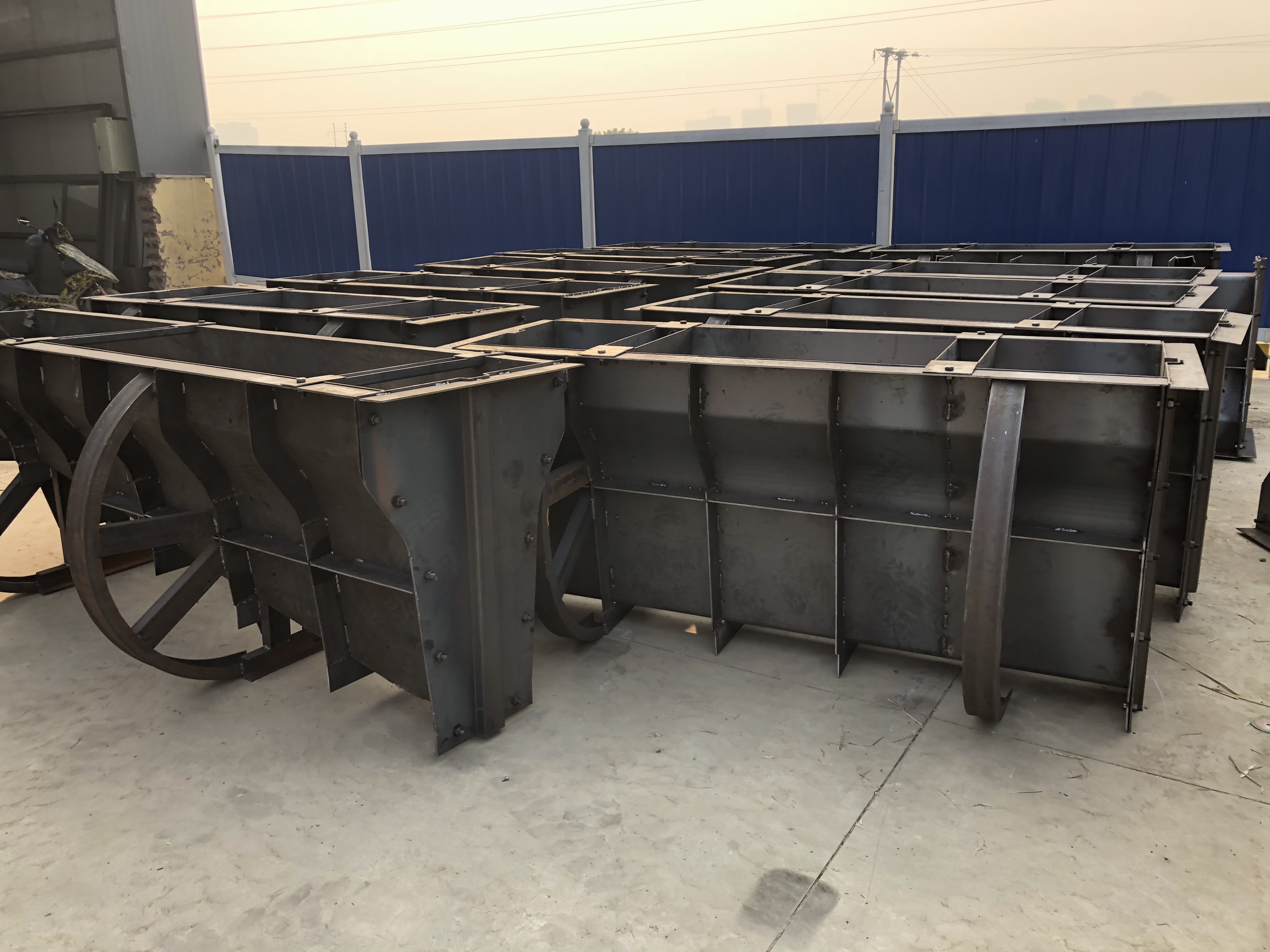 隔离墩模具,混凝土隔离墩模具,隔离墩模具应用范围
